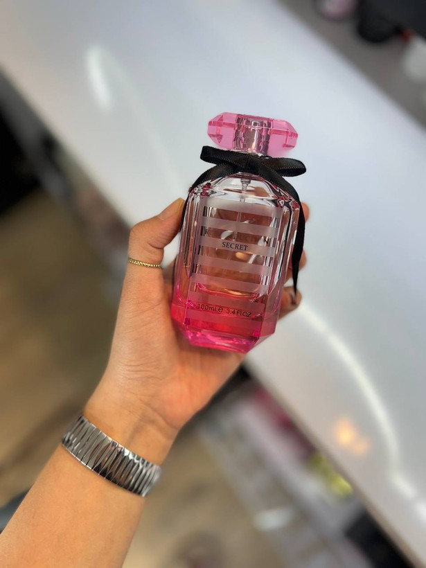 عطر ادکلن بامبشل ویکتوریاسکرت اماراتی فرگرانس